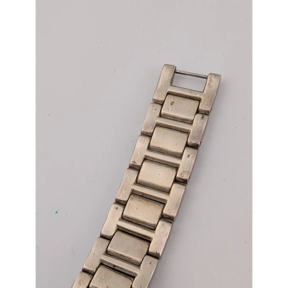 DMQ‎ DQ/1067 Womens Watch 33mm Silver Crystals Bracelet 6.5